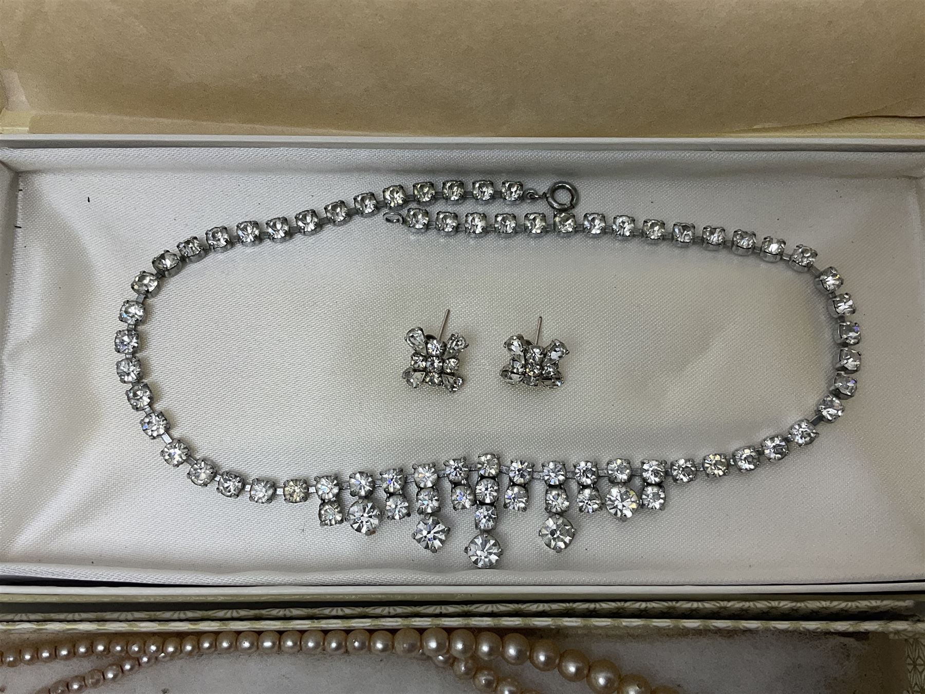 9ct gold and silver paste stone set ring, 9ct gold oddments and a collection of costume jewellery