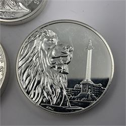 Five The Royal Mint United Kingdom fine silver coins comprising 2015 ‘Buckingham Palace’, 2016 ‘Big Ben’ and 2016 ‘Trafalgar Square’ one hundred pound coins, with 2015 ‘Britannia’ and 2016 ‘The Shakespeare Histories’ fifty pound coins