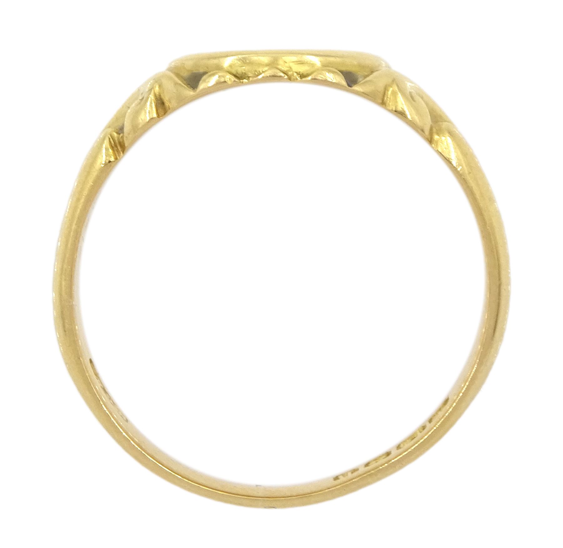 18ct gold signet ring, engraved with initials 'HD', by Henry Griffith & Sons Ltd, Birmingham 1926