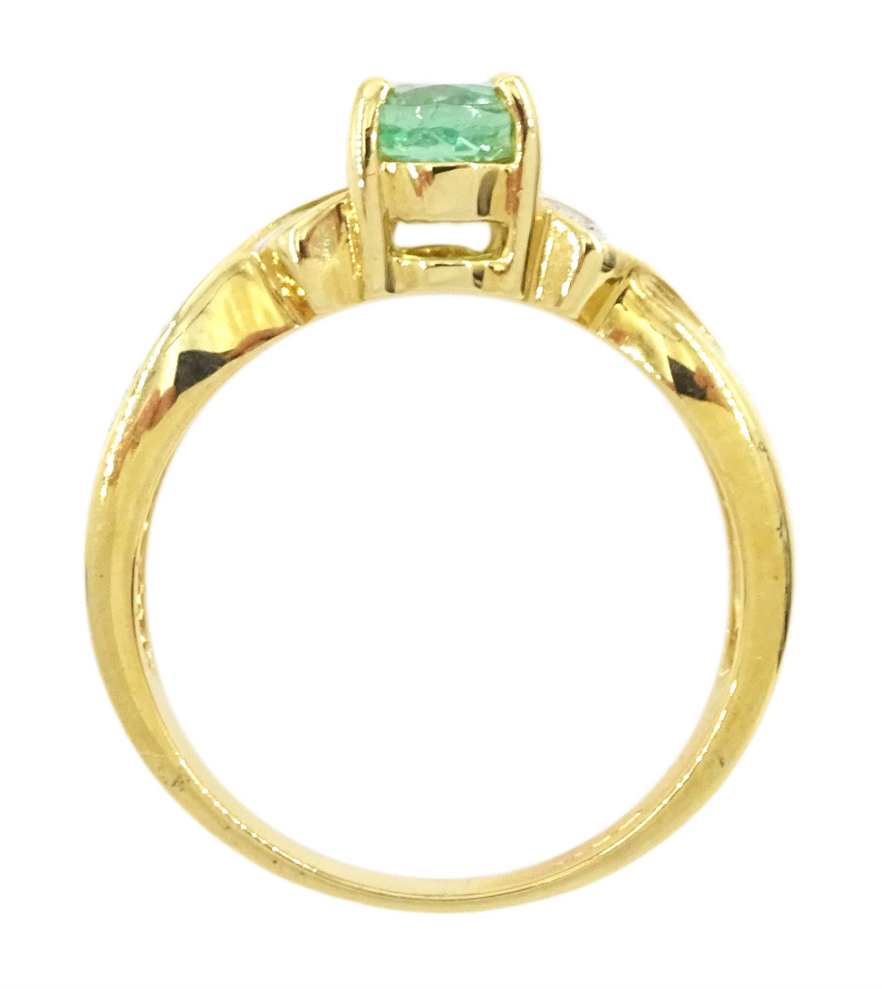 18ct gold single stone oval cut Paraiba tourmaline ring, with diamond set shoulders, hallmarked, tourmaline approx 0.80 carat