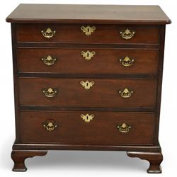 Small Georgian mahogany chest of drawers with four long graduated drawers with swan neck handles on ogee feet