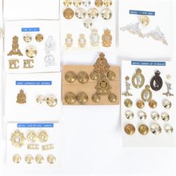 Collection of military cap badges, buttons and similar, including examples for Royal Corps of Signals, Royal Irish Rangers, Duke of Edinburgh Royal Regiment etc  