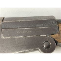 Italian Boehler Blitz .410 folding single barrel shotgun, walnut stock with 70cm barrel, chequered grip and fore-end with cross action safety, No.1779, L112cm overall SHOTGUN CERTIFICATE REQUIRED