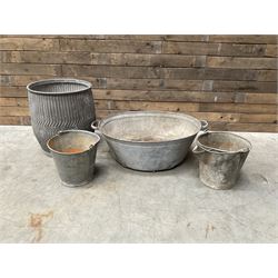 Vintage galvanised dolly tub with galvanised tub and two buckets