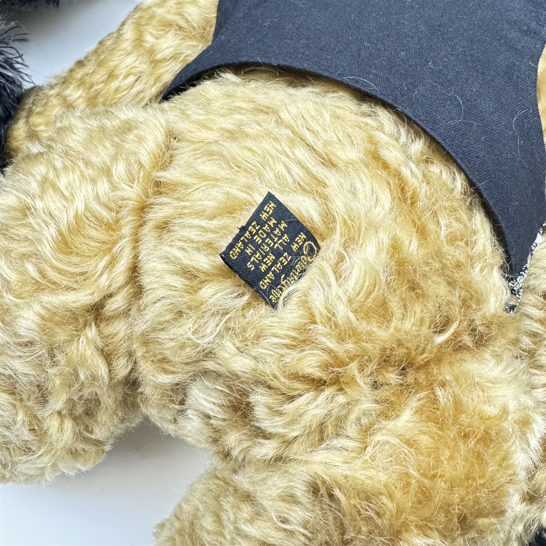 Three limited edition Robin Rive teddy bears | Toys & Models