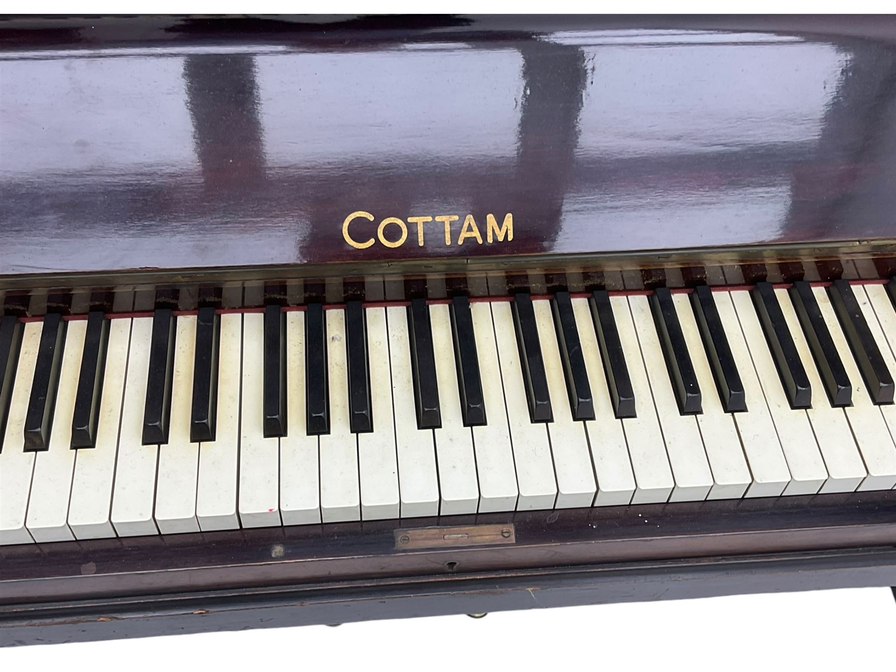 Cottam - Early 20th century (1920's) mahogany cased upright piano, with an overstrung frame and overdamper action, 85 notes A-A (seven octaves).