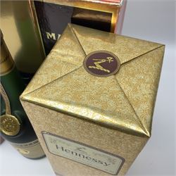 Mixed alcohol, to include Hennessy very special cognac, Martell VSOP cognac, De Valcourt Napoleon French brandy, etc, various contents and proof (5)