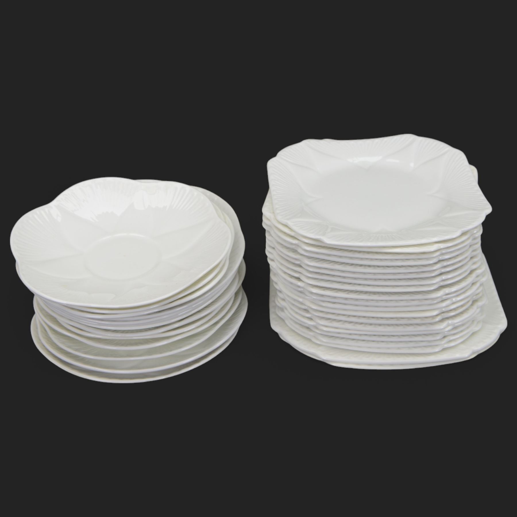 Shelley Dainty White tea set, registered design number 272101, including teapot, milk jug, open sucrier, ten teacups, eighteen side plates etc