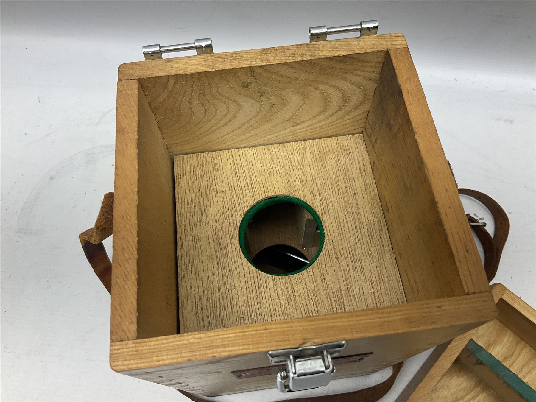 Saura handheld compass in wood case