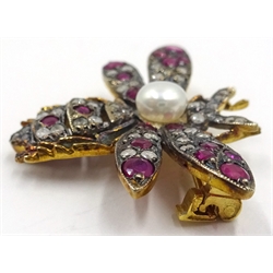  Insect brooch set with diamonds, rubies and a pearl, length 2.5cm  