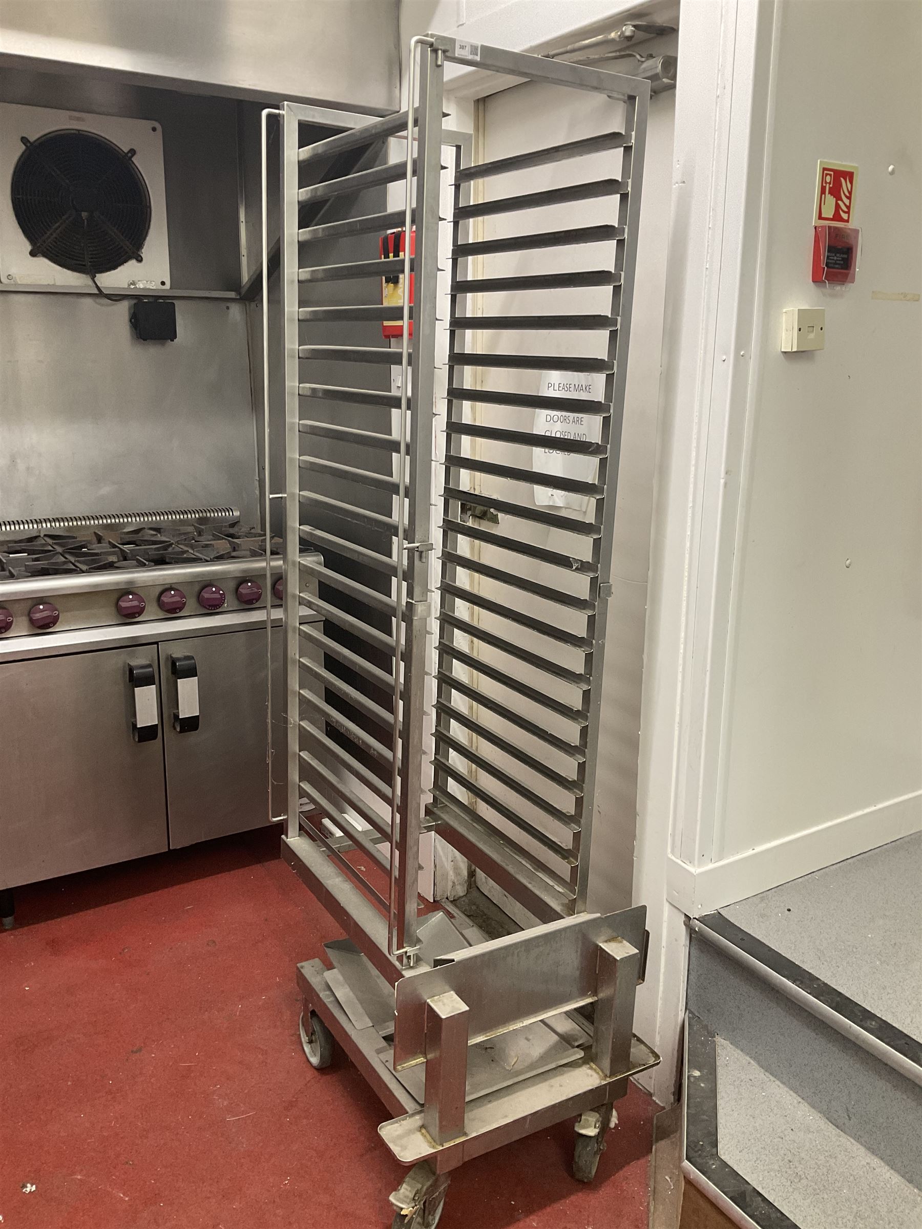 Stainless steel catering trolley rack stand, 20 trays- LOT SUBJECT TO VAT ON THE HAMMER PRICE - To be collected by appointment from The Ambassador Hotel, 36-38 Esplanade, Scarborough YO11 2AY. ALL GOODS MUST BE REMOVED BY WEDNESDAY 15TH JUNE.