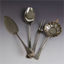 1920s canteen of Czechoslovakian 800 standard silver cutlery for twelve place settings, comprising table forks, silver handled table knives, table spoons, dessert forks, silver handled dessert knives, teaspoons, coffee spoons, cake slice, bread fork, sifting spoon and serving spoon, all stamped with Diana/Greyhound marks with no. 3 to side for 800 standard and with maker's mark TL