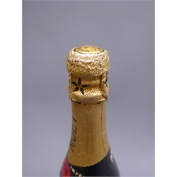  Moet & Chandon Dry Imperial Finest extra quality Champagne 1966, no proof or contents noted, 1btl  