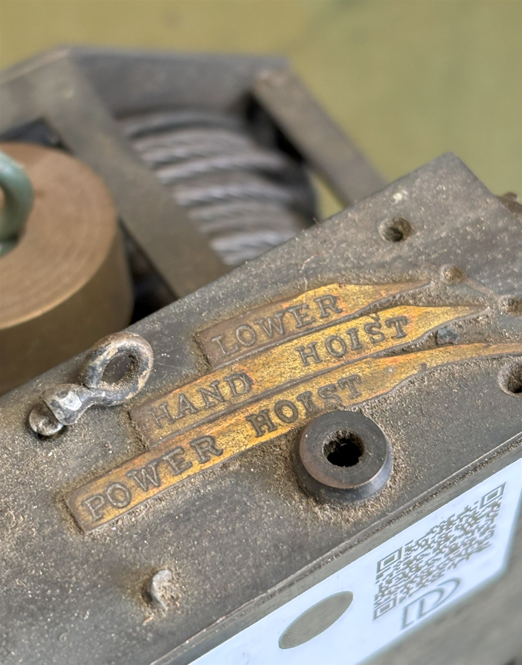 Quality scratch built scale model of an industrial winch, hand cranked. L20cm.  - COLLECTION BY APPOINTMENT FROM: The White House, Thirsk Road, Easingwold, York, YO61 3NF - CALL 01723 507111 TO ARRANGE