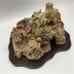 Lilliput lane St. Peters Cove with display plinth and original box 