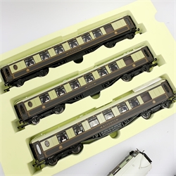 Hornby '00' gauge - eleven Pullman coaches comprising four boxed, set of three in box inner and four unboxed