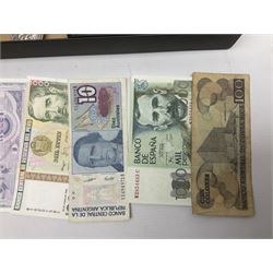 Great British and World coins and banknotes, including pre-decimal coinage, Britain's first decimal coins sets in blue folders, silver one yen coin converted into a brooch, commemorative crowns etc