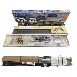 Brother Knitting Machine model KH-836 with instruction manual, Bond Elite Knitting machine, two others: Passap Automatic and knitmaster popular, together with a folding knitting machine table (5)