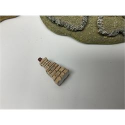 Thirty Lilliput lane, to include Hill Top, Bottle Oven, April Cottage, Thimble Cottage, Honeysuckle III, Gullivers Pantry etc