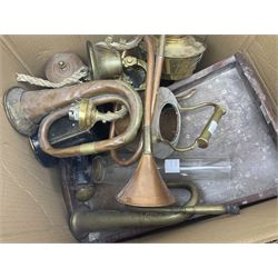 Collection of metalware, to include brass charges, copper horn, copper kettle and a Singer sewing machine, together with other collectables, in two boxes 