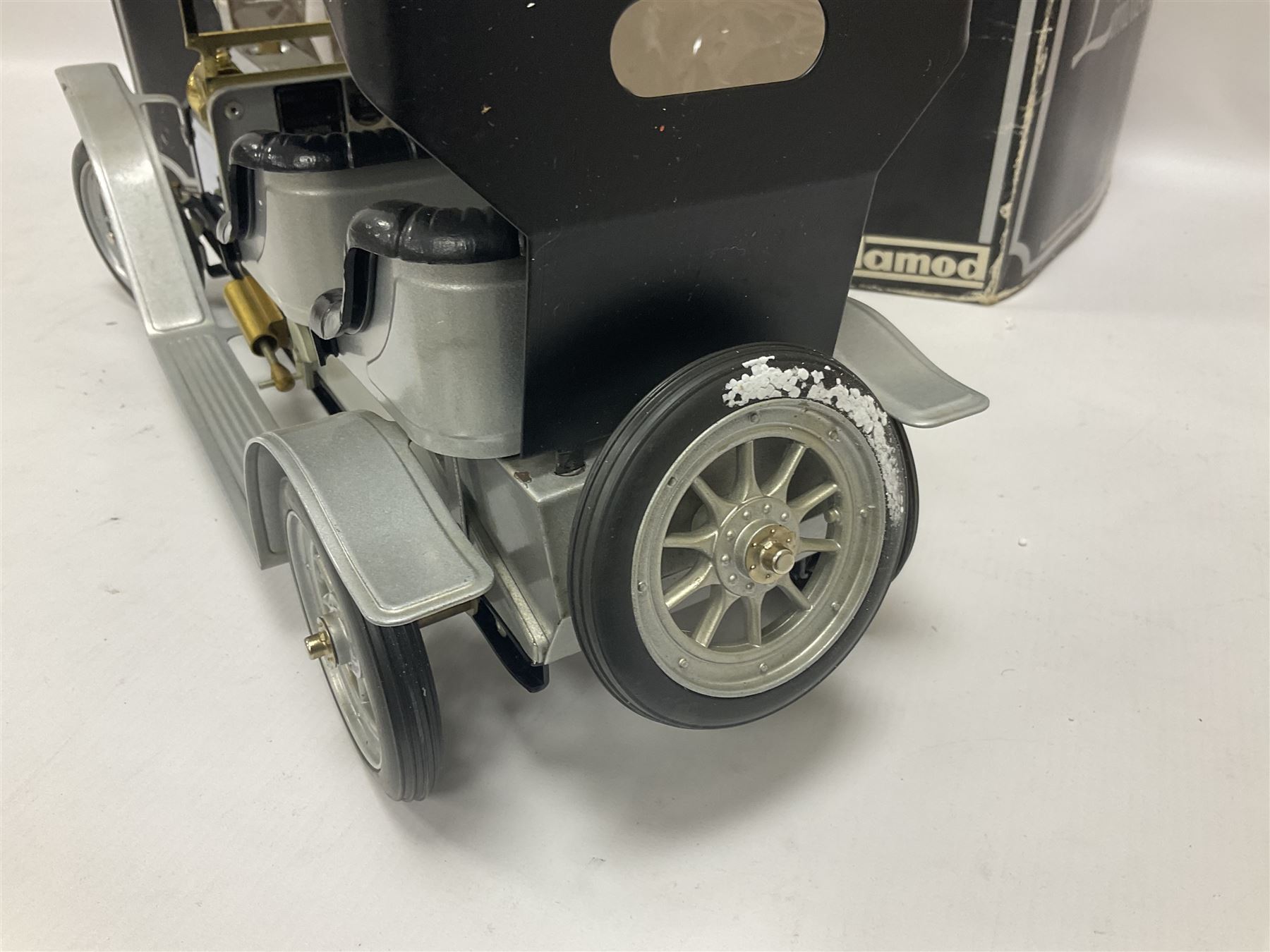 Mamod SA1L ‘Live Steam Limousine’ in silver, in original box 