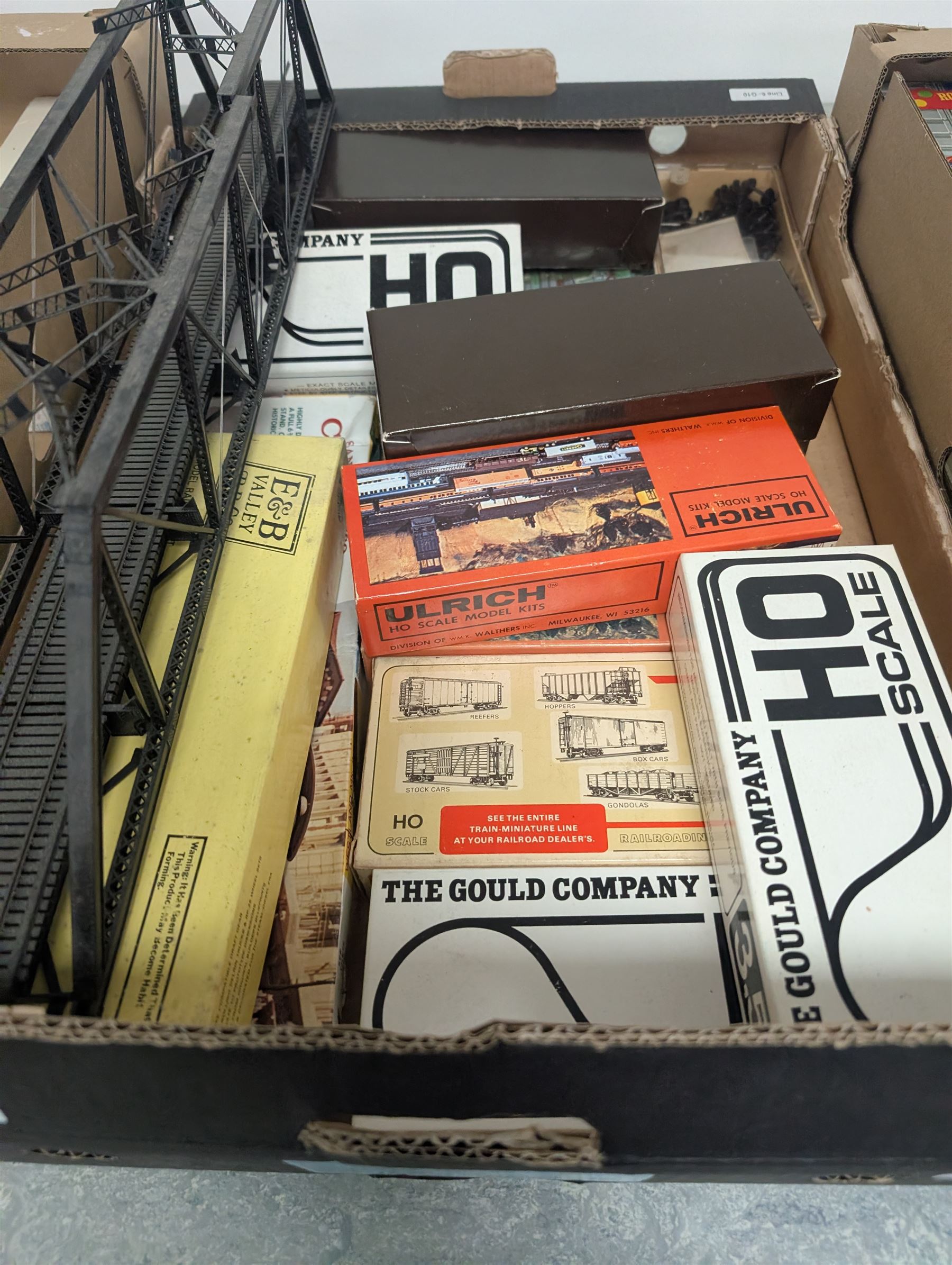 Collection of HO kit built rolling stock, including Roundhouse, Ulrich, Walthers etc all boxed and model railway accessories including track and aggregates