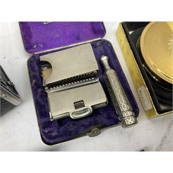 Kodak Duaflex II camera with case, quantity of coins to include Queen Victoria Bun Head pennies, Ever-Ready men's razor in case with blades, compacto mirrors etc