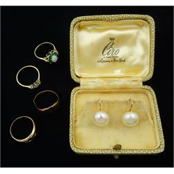 14ct gold two stone old cut diamond ring, rose gold signet ring and two stone set rings and a pair of gold simulated pearl screw back earrings, all 9ct