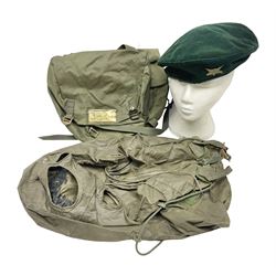 Falklands War - Argentine Special Forces beret with metal badge reputedly taken at Goose Green May 28th 1982 by Cpl. Hudson attached to 2 Para; together with an Argentine Gas Hood (2)