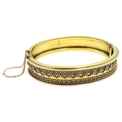  Victorian 15ct gold hinged bangle in original box 18.9gm  