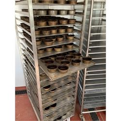 Approx. 1000 3” seasoned pie tins, with heated die press, and lidder (to match the tins). - THIS LOT IS TO BE COLLECTED BY APPOINTMENT FROM DUGGLEBY STORAGE, GREAT HILL, EASTFIELD, SCARBOROUGH, YO11 3TX