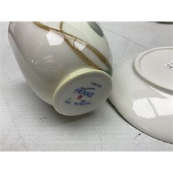 Five Franz teacups and saucers comprising Hummingbird FZ00129, Bluebell FZ00875, Dragonfly FZ00028, Butterfly XP1693 and Daisy FZ00793, together with Hummingbird spoon, all boxed (6)