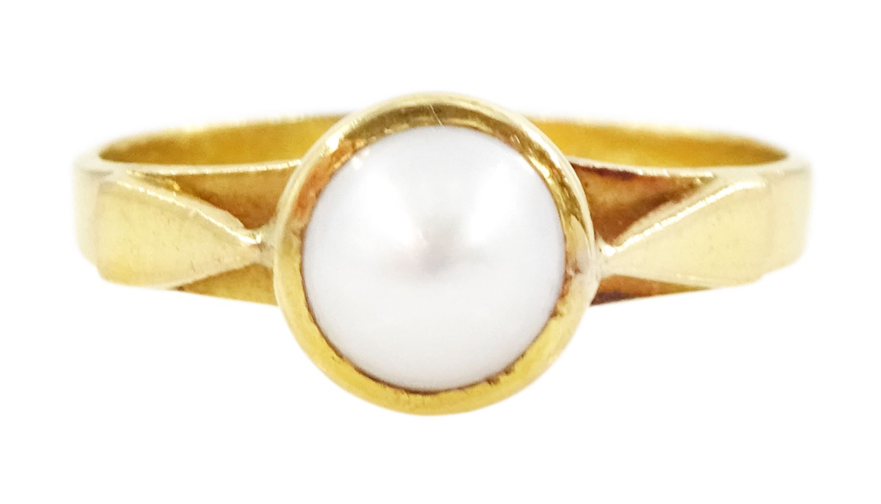 21ct gold pearl ring, single split cultured white pearl, bezel set