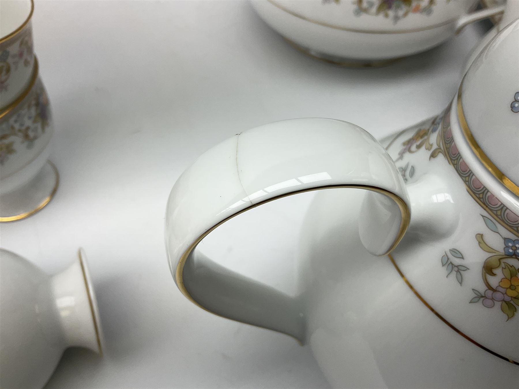 Noritake Ireland tea and dinner wears, comprising of teapot, milk jug, covered sucrier, seven teacups and saucers, seven dessert plates, six dinner plates, seven side plates, five bowls two serving dishes, one lidded tureen and a gravy boat and dish