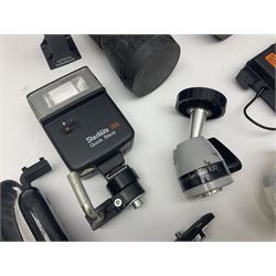 Yukon rubber armoured compact variable power spotting scope (boxed), together with Bresser 10x50 binoculars, Bushnell Excursion 10x42 binoculars, camera equipment etc  