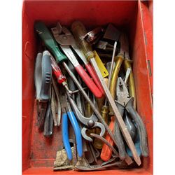 assortment of hand tools, Mitre trimmer - THIS LOT IS TO BE COLLECTED BY APPOINTMENT FROM DUGGLEBY STORAGE, GREAT HILL, EASTFIELD, SCARBOROUGH, YO11 3TX