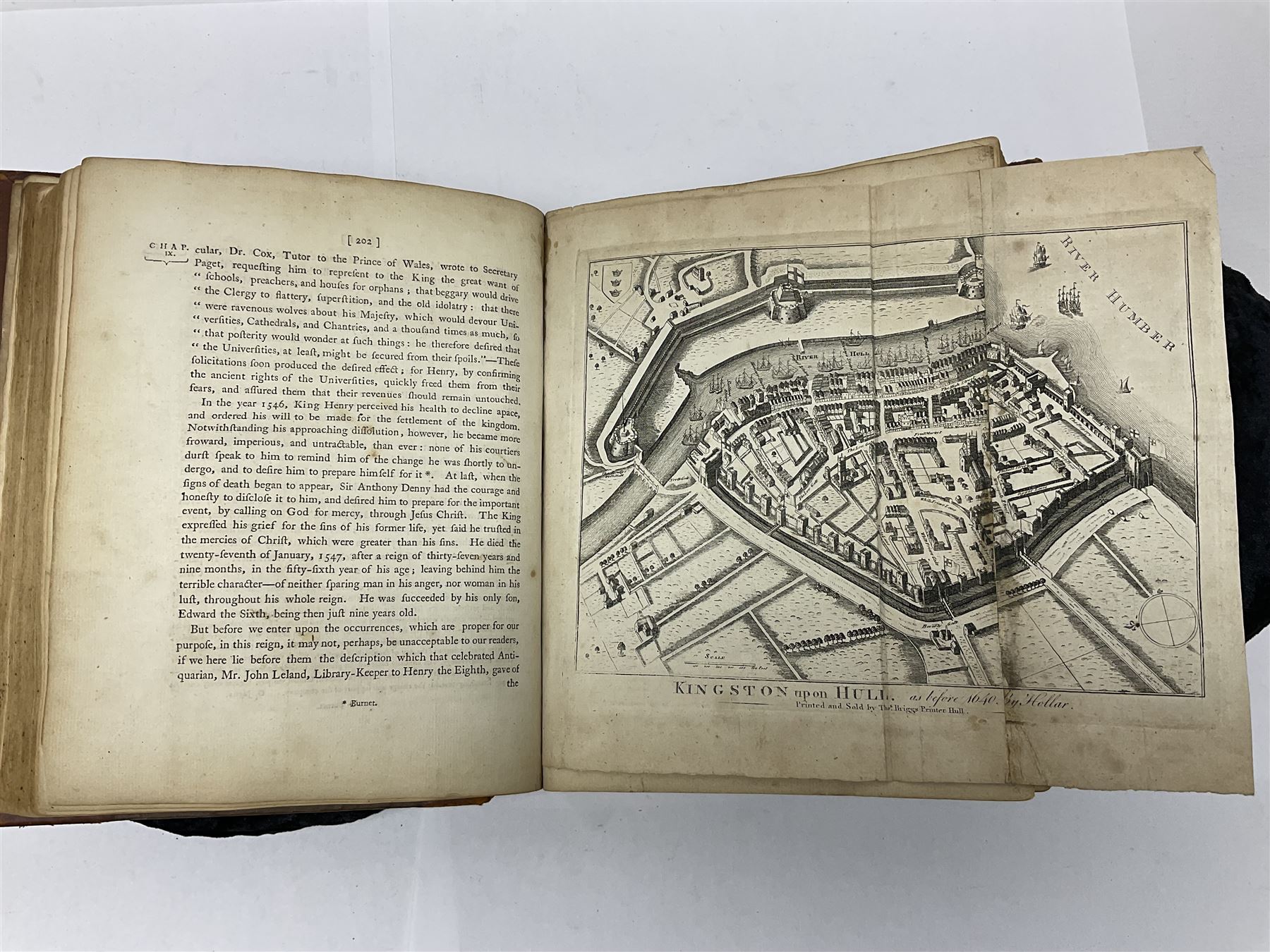 Tickell Rev. John: History of the Town and County of Kingston-upon-Hull From its Foundation in the Reign of Edward the First to the present Time [...], Hull Thomas Lee & Co 1798, folding frontispiece and other engraved plates