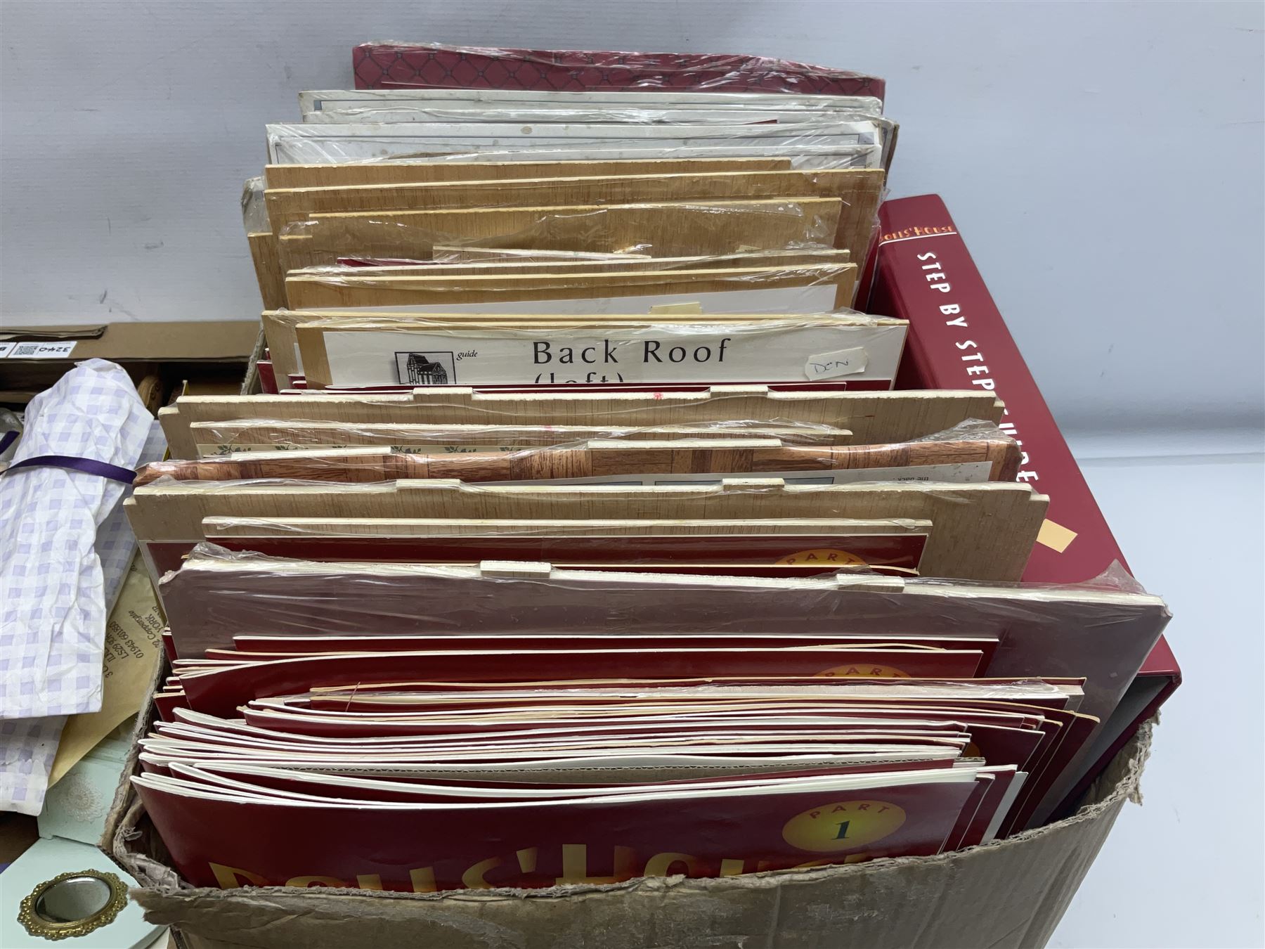 Del Prado Dolls House Step-by-Step Guide: Issues 1-110 (lacking 54,63,76,77 & 105); quantity of dolls house catalogues and booklets; and quantity of dolls house furniture and accessories