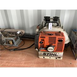 Stihl BR420 backpack petrol leaf blower - THIS LOT IS TO BE COLLECTED BY APPOINTMENT FROM DUGGLEBY STORAGE, GREAT HILL, EASTFIELD, SCARBOROUGH, YO11 3TX