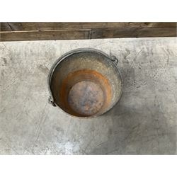 Vintage galvanised dolly tub with galvanised tub and two buckets