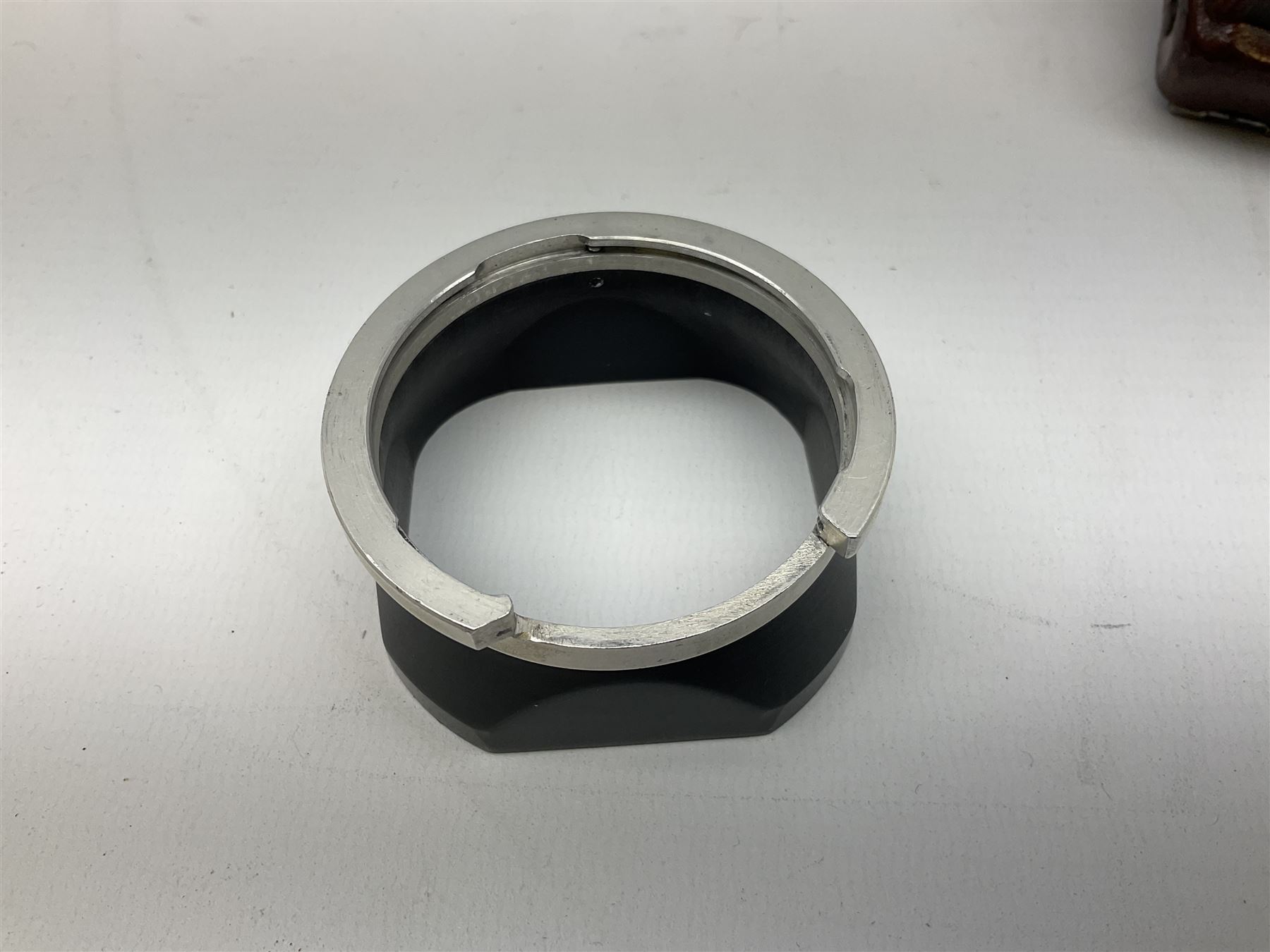 Franke & Heidecke Synchro-Compur Rolleiflex camera, twin lens camera, serial number 2447615, with viewing lens '1:2.8/80 Heidosmat No. 857174', Taking Lens '1:2.8/80 Carl Zeiss Planar No. 4189283', in leather case