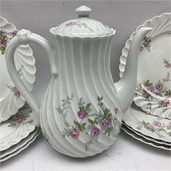 Limoges Haviland pattern coffee service for eight, comprising coffee pot, covered sucrier, milk jug, dessert plates, cups and saucers (27)