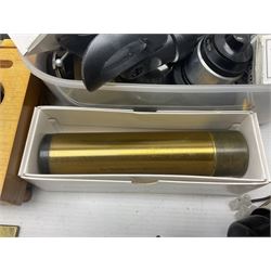 Large collection of microscope lenses, for various microscopes 