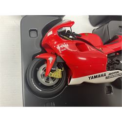 Three Minichamps 1:12 scale die-cast motorcycles - Yamaha YZR 500 Max Biaggi 2000; Yamaha YZR-M1 Colin Edwards Fiat Yamaha Team MotoGP 2007 GP Australia; and Yamaha YZR 500Team Yamaha Max Biaggi 500ccGP 2001; all boxed (3)