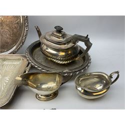 Quantity of Victorian and later silver plate, to include cased cutlery, oval serving dishes, plates, sauce boats etc and other metalware