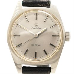 Omega ladies stainless steel manual wind wristwatch, Ref. 535.014, Cal. 630, silvered dial with baton hour markers, on black leather strap
