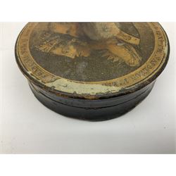 Early 19th century Napoleonic circular papier mache snuff box, the lid decorated with central circular reserve depicting dual bust portraits of Napoleon Bonaparte and Marie-Louise in neoclassical style surrounded by text reading 'NAPOLEON Ier, L'EMPEREUR DES FRANCAIS Né le 15 Aôut 1769 - MARIE LOUISE IMPERATRICE Né le 12 Xbre 1791', D9cm