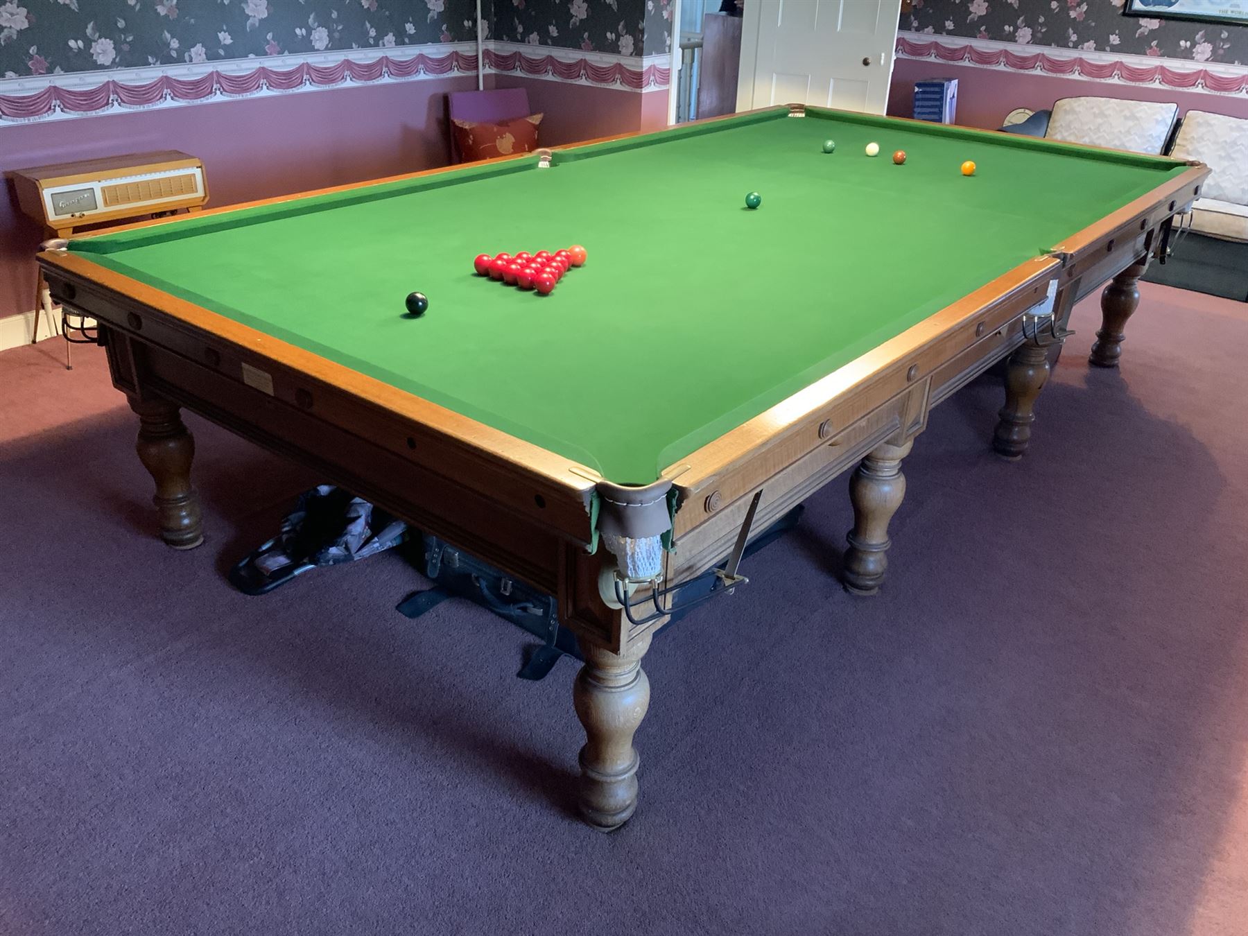 Burroughes and Watts (Soho, London: 1839-1900) - late 19th century oak full size billiard or snooker table, on eight turned supports, thick slate bed.
Currently situated in storage, ready for delivery. Currently in storage. Sold as per image.