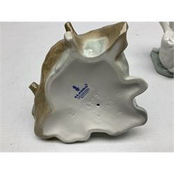 Six Lladro figures, comprising A Friend for Life no 7685, Rabbit Eating no 4773, Sitting Bunny no 5907, Washing up no 5887, Surprised cat no 5114 and Scar-dy Cat no 5092, all with original boxes, largest example H15cm 