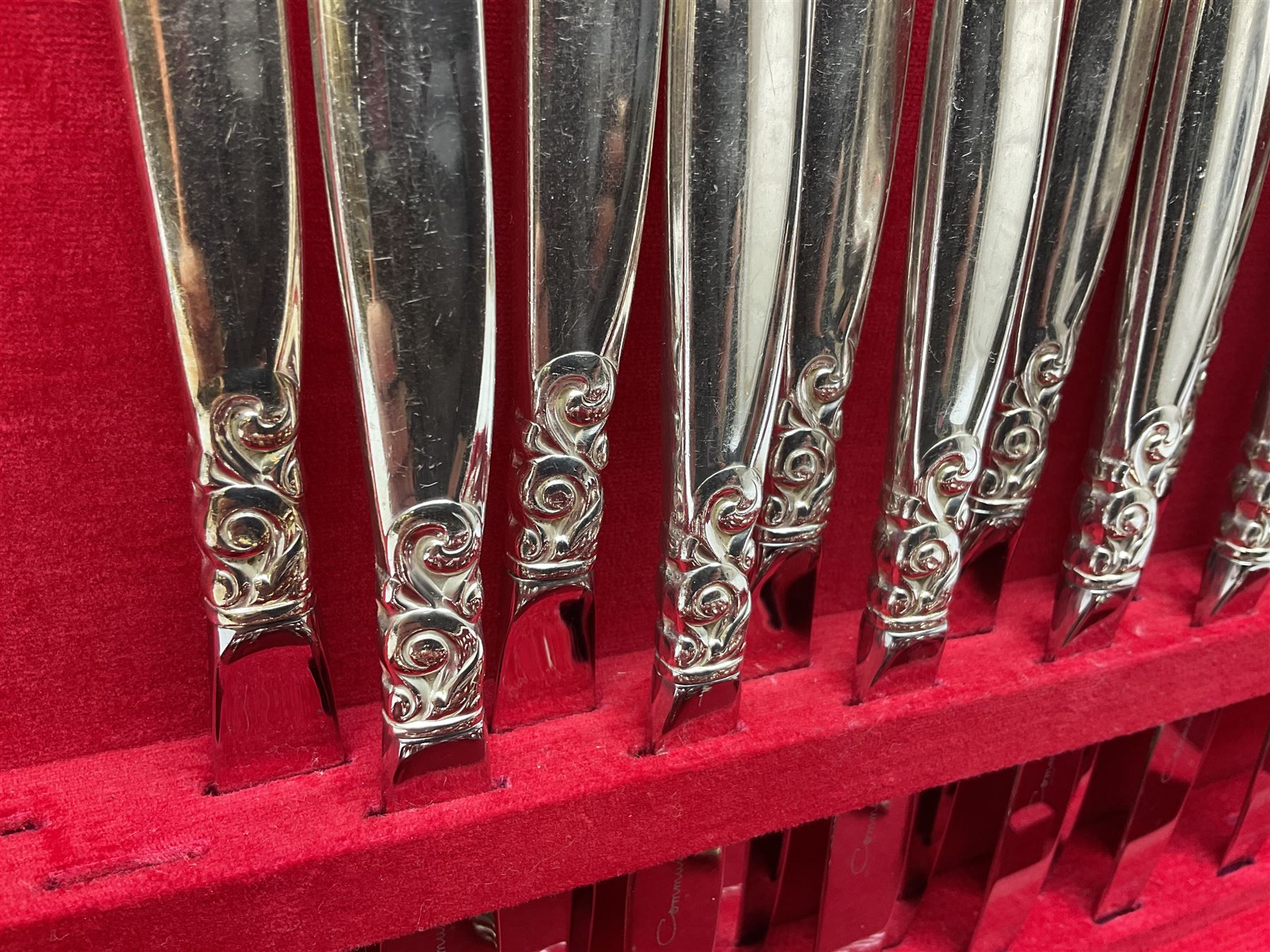 Cased canteen of Oneida Community silver plate cutlery